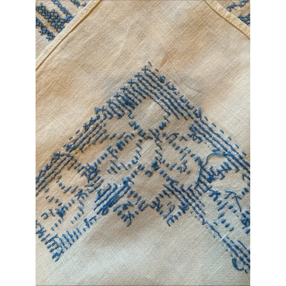 Hand-Embroidered Blue White Assisi-style Cross-stitch‎ Swan Tablecloth 48x50